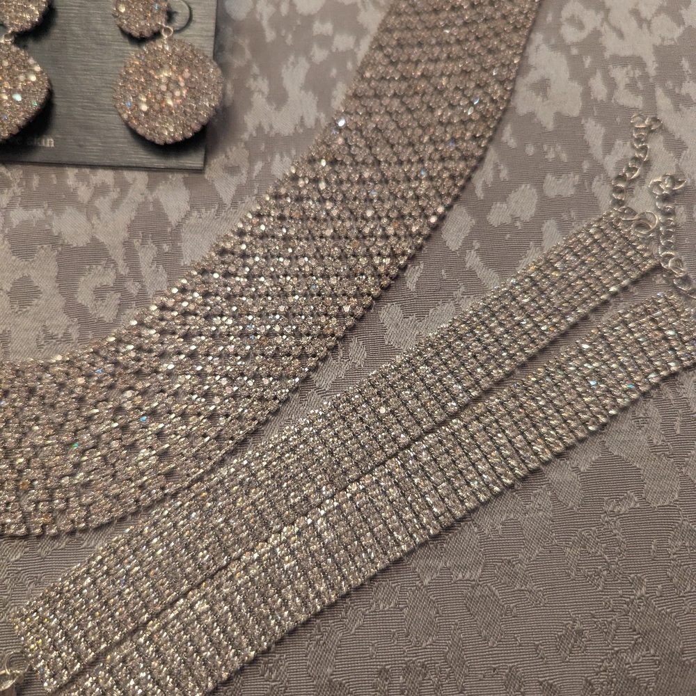 Silver Crystal Rhinestone Jewelry Set - Picture 3 of 5